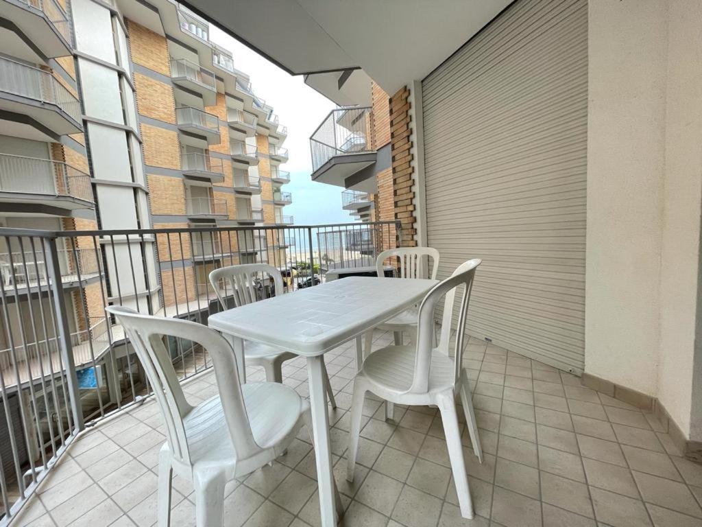 Residence Centro Commerciale - Walterigato Apartments Solo Per Famiglie Lido di Jesolo Exterior foto