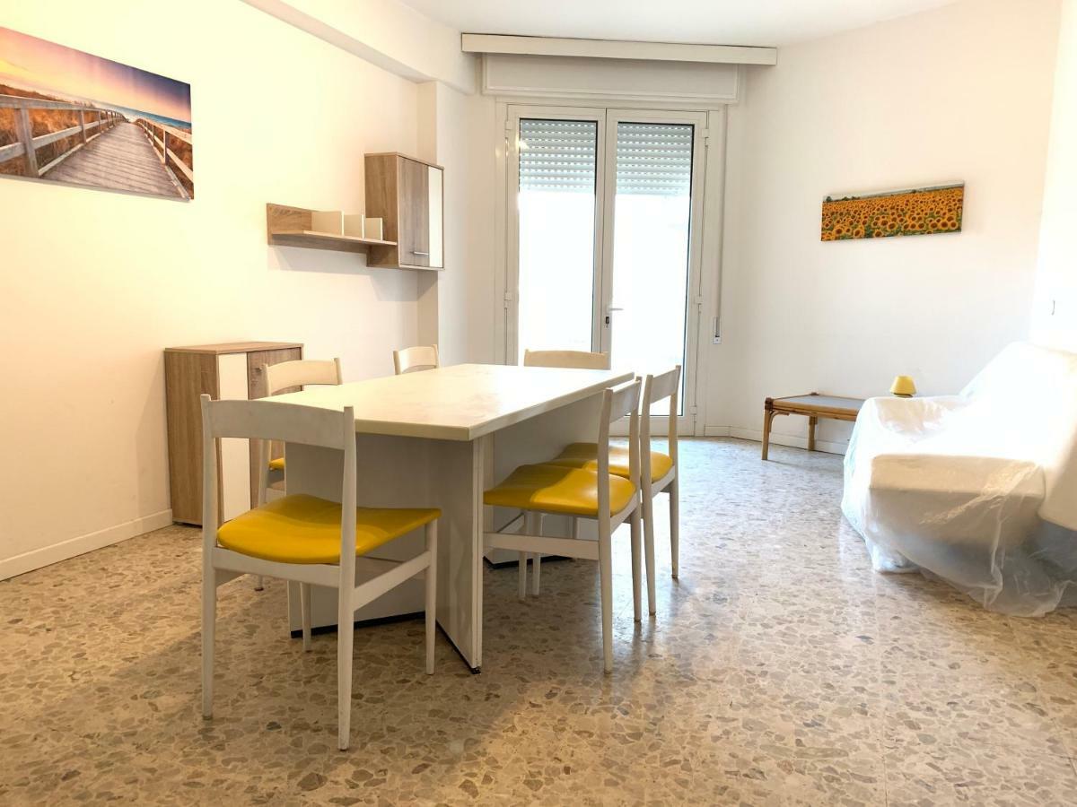 Residence Centro Commerciale - Walterigato Apartments Solo Per Famiglie Lido di Jesolo Exterior foto
